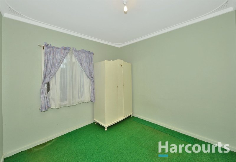 Photo - 14 Nesbit Road, Greenfields WA 6210 - Image 10