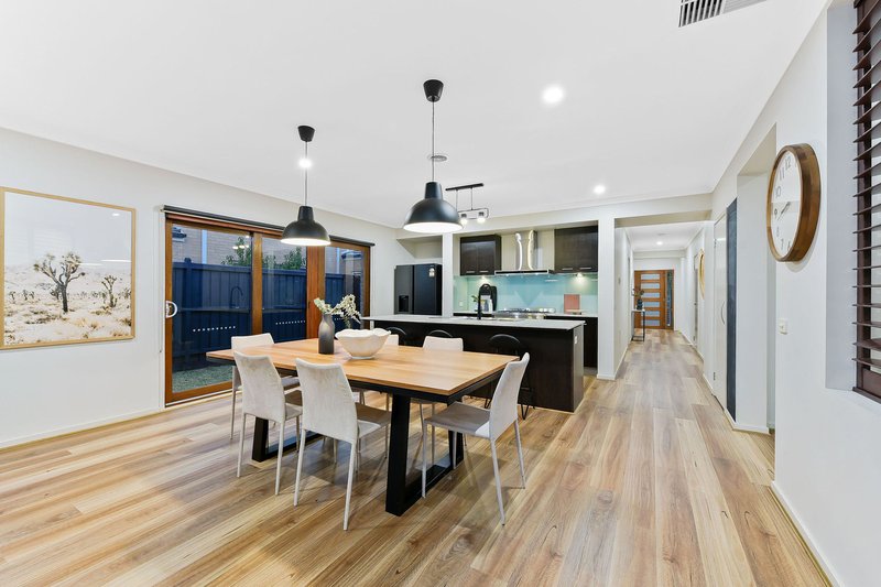 Photo - 14 Newbury Street, Keysborough VIC 3173 - Image 5