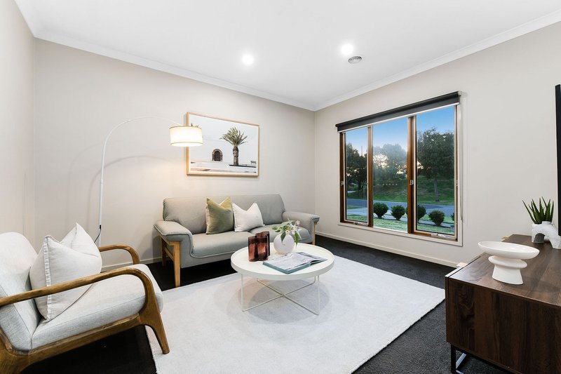 Photo - 14 Newbury Street, Keysborough VIC 3173 - Image 8