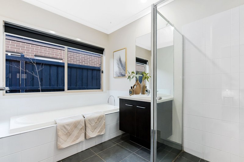 Photo - 14 Newbury Street, Keysborough VIC 3173 - Image 13