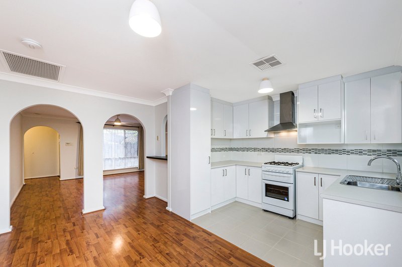 Photo - 14 Newton Court, Armadale WA 6112 - Image 5