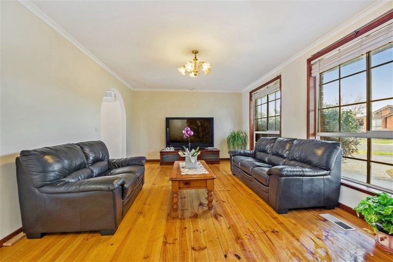 Photo - 14 Nicholson Crescent, Bell Park VIC 3215 - Image 2