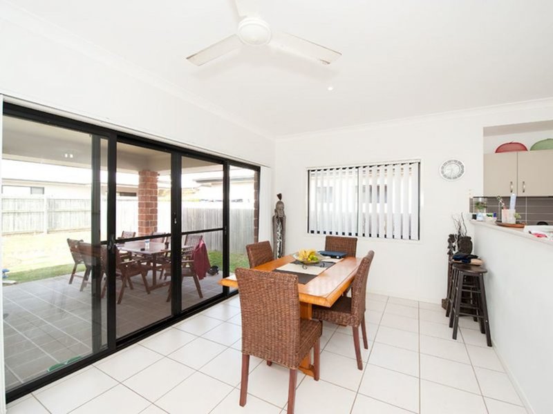 Photo - 14 Ningaui Crescent, North Lakes QLD 4509 - Image 5