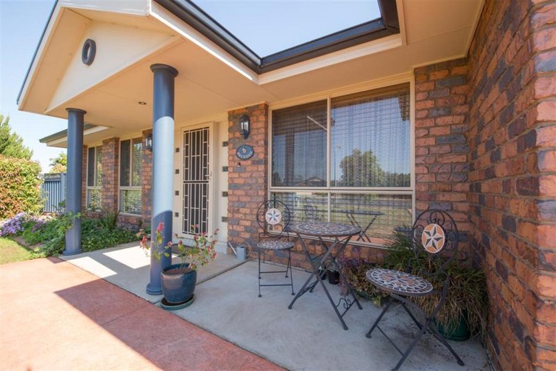 Photo - 14 Noccundra Place, Dubbo NSW 2830 - Image 2