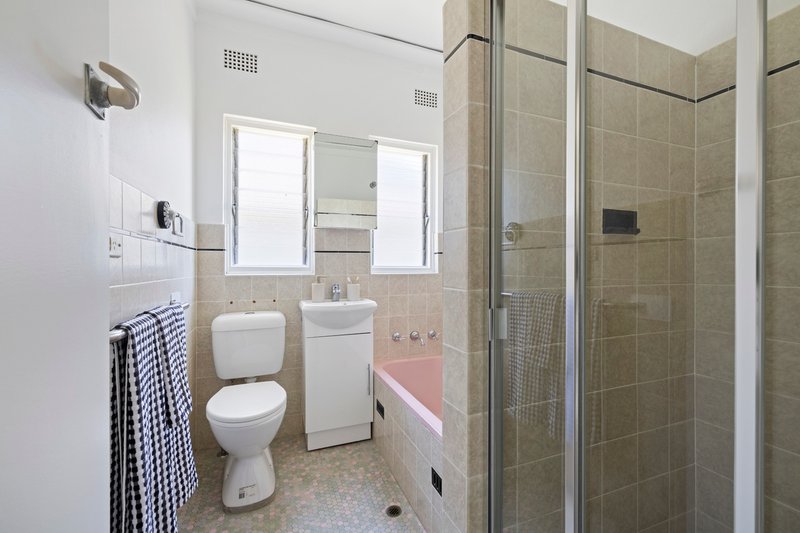 Photo - 14 Normandy Road, Allambie Heights NSW 2100 - Image 9
