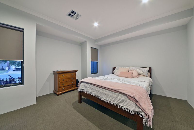 Photo - 14 Nutcote Road, Banksia Grove WA 6031 - Image 3