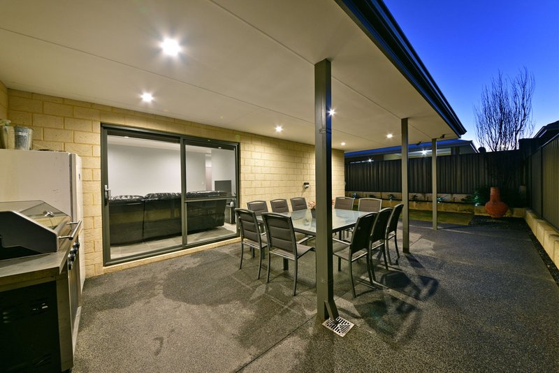 Photo - 14 Nutcote Road, Banksia Grove WA 6031 - Image 21