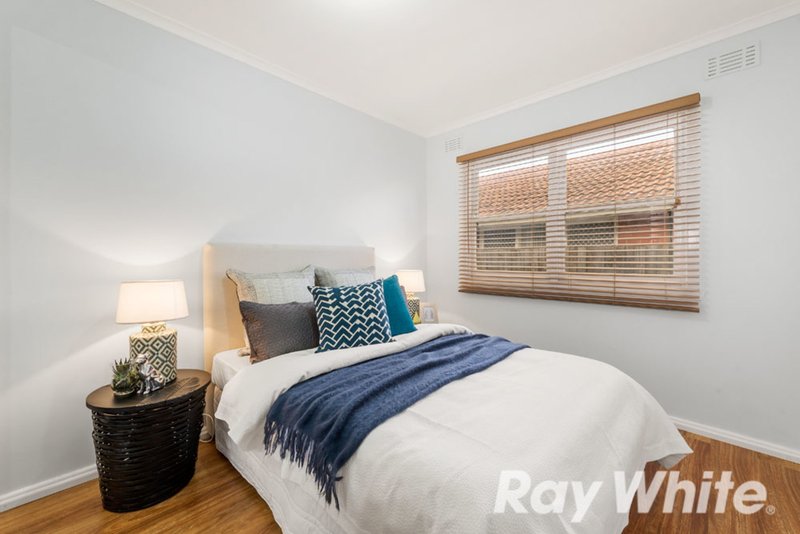 Photo - 14 Oakham Avenue, Burwood East VIC 3151 - Image 6