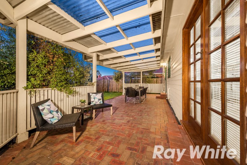 Photo - 14 Oakham Avenue, Burwood East VIC 3151 - Image 8