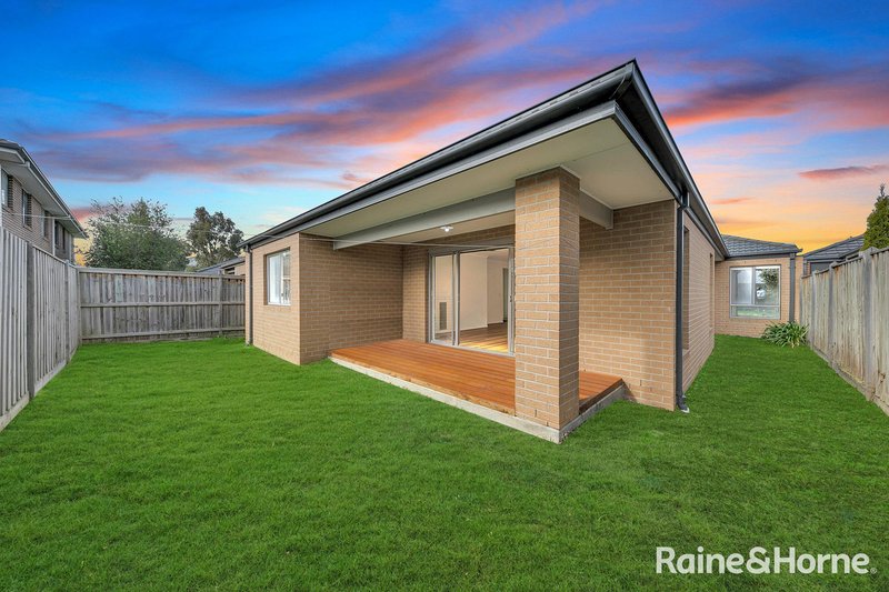 Photo - 14 Oakham Drive, Williams Landing VIC 3027 - Image 17