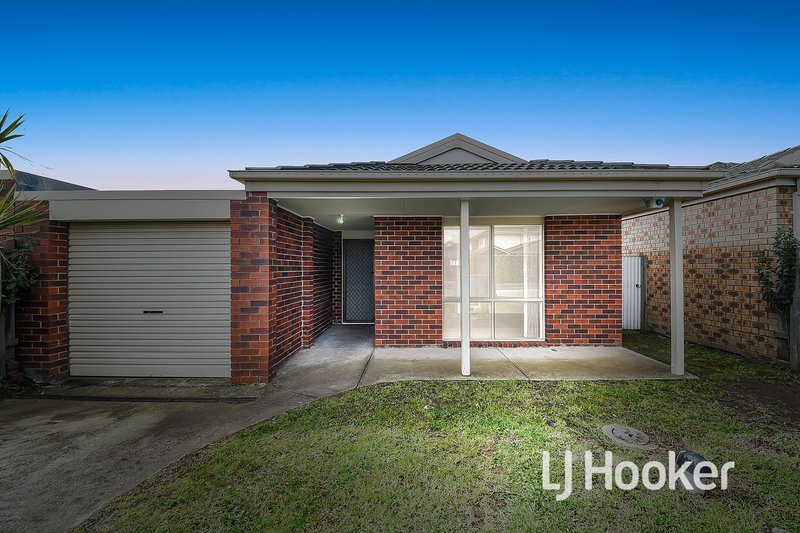 14 Oakman Way, Hampton Park VIC 3976