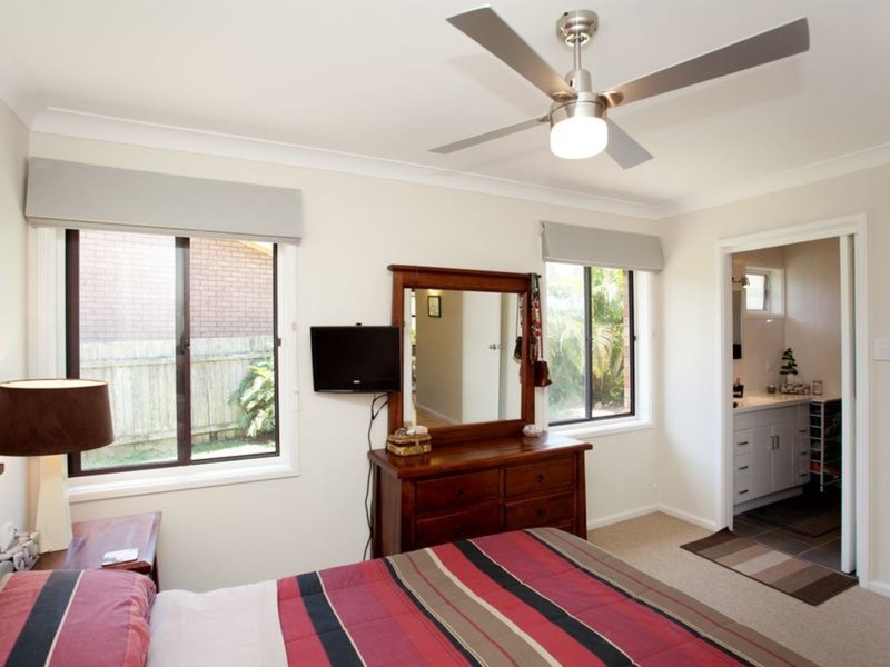 Photo - 14 Oceanic Place, Old Bar NSW 2430 - Image 10