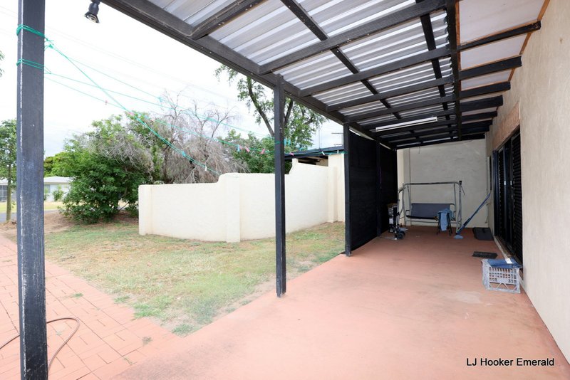 Photo - 14 Old Airport Dr , Emerald QLD 4720 - Image 4