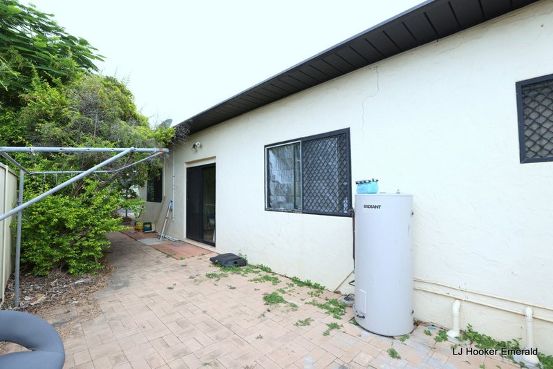 Photo - 14 Old Airport Dr , Emerald QLD 4720 - Image 11