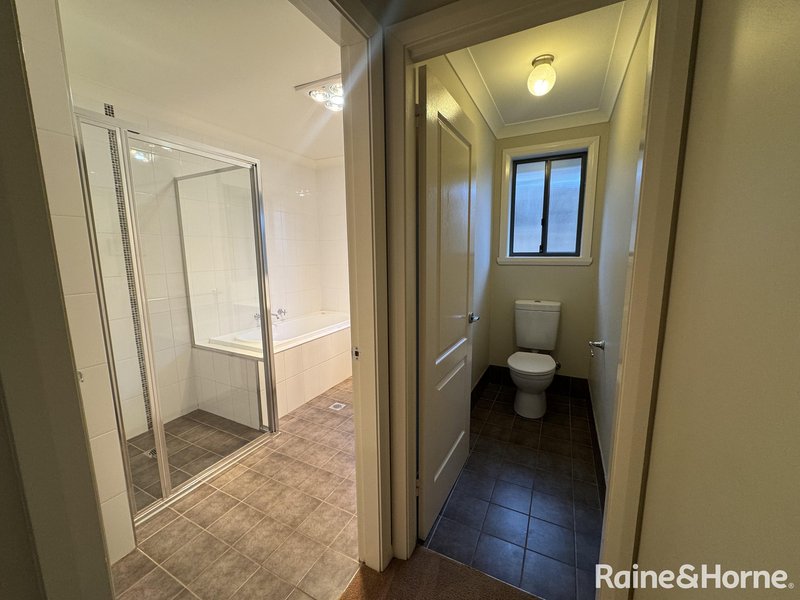 Photo - 14 Onyx Place, Orange NSW 2800 - Image 5