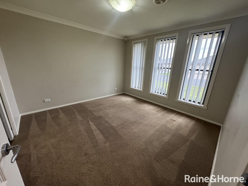 Photo - 14 Onyx Place, Orange NSW 2800 - Image 7