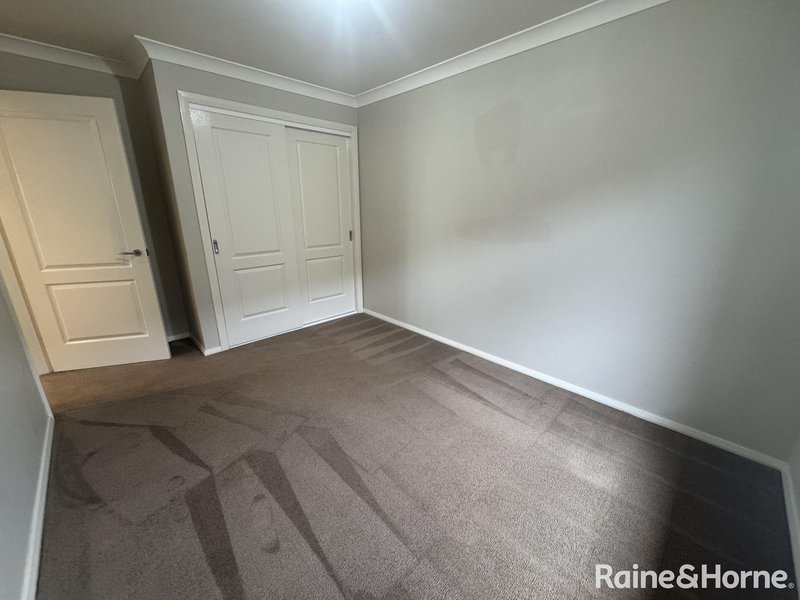Photo - 14 Onyx Place, Orange NSW 2800 - Image 10