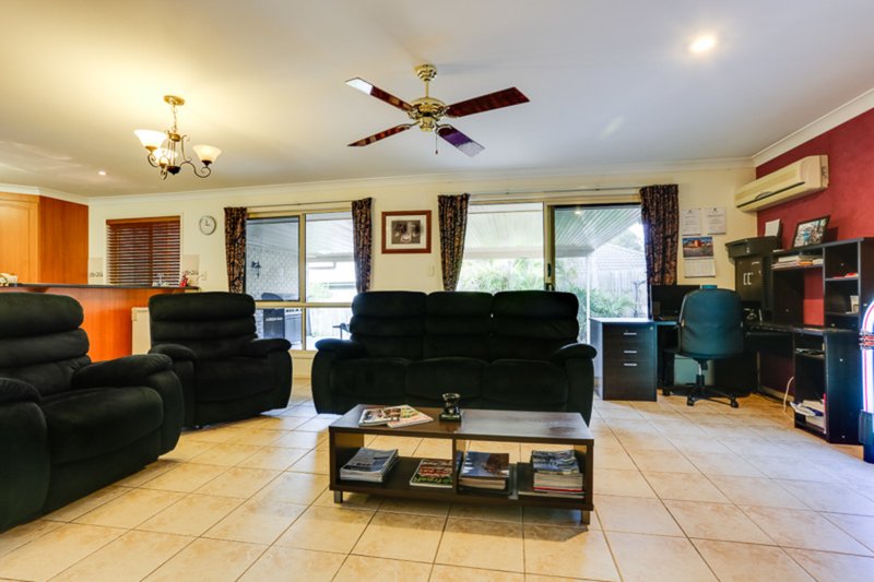 Photo - 14 Orchard Crescent, Springfield Lakes QLD 4300 - Image 6