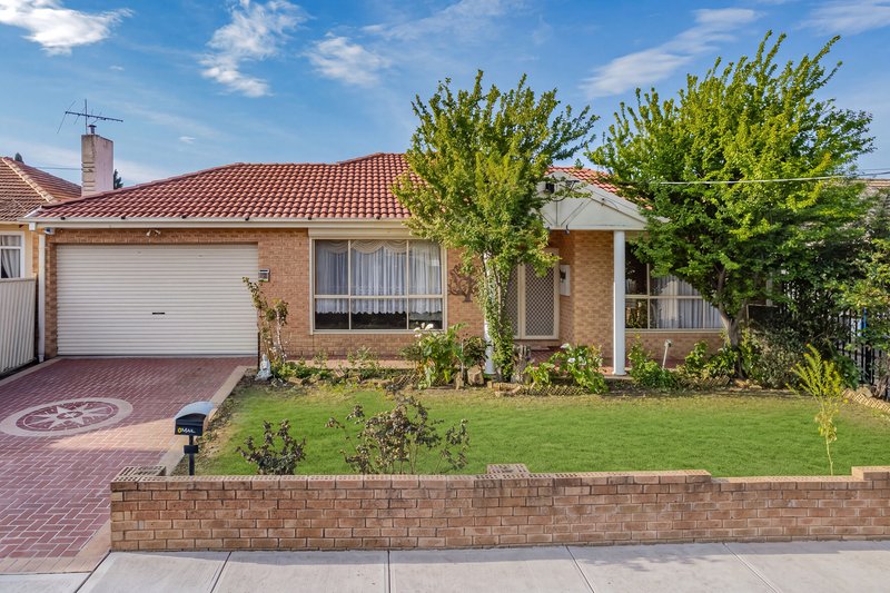 Photo - 14 Ortolan Avenue, Broadmeadows VIC 3047 - Image 2