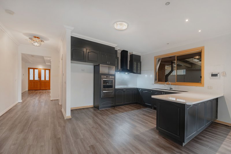 Photo - 14 Ortolan Avenue, Broadmeadows VIC 3047 - Image 8
