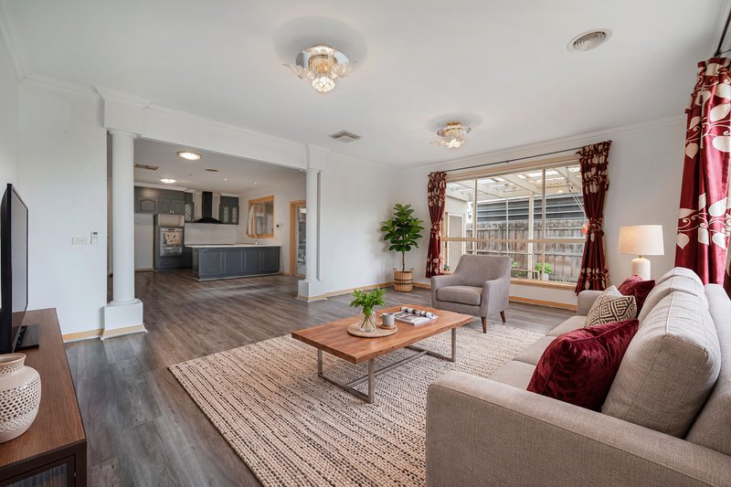 Photo - 14 Ortolan Avenue, Broadmeadows VIC 3047 - Image 11