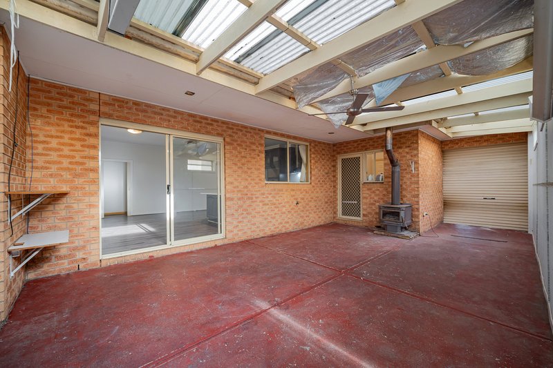 Photo - 14 Ortolan Avenue, Broadmeadows VIC 3047 - Image 18