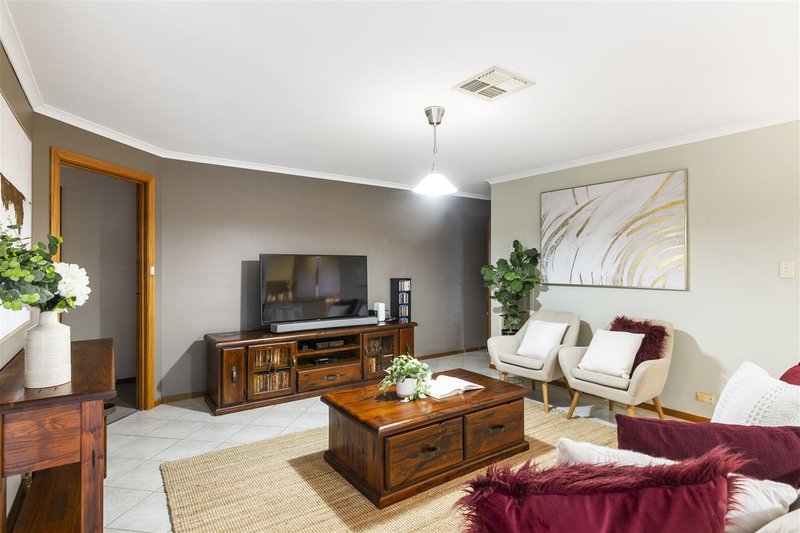 Photo - 14 Osmanli Drive, Hallett Cove SA 5158 - Image 17