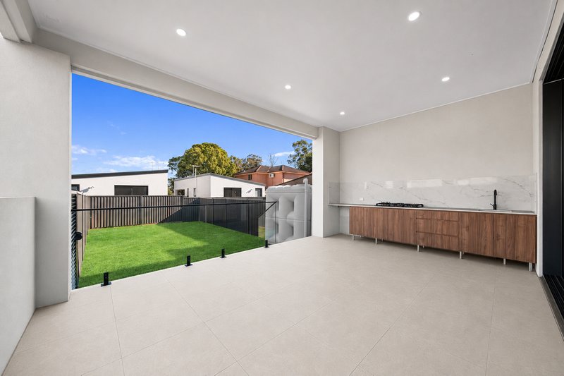 Photo - 14 Oxford Street, Smithfield NSW 2164 - Image 15