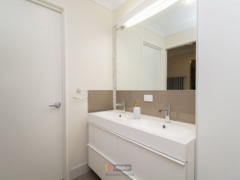 Photo - 14 Paddies Crescent, Crestmead QLD 4132 - Image 9