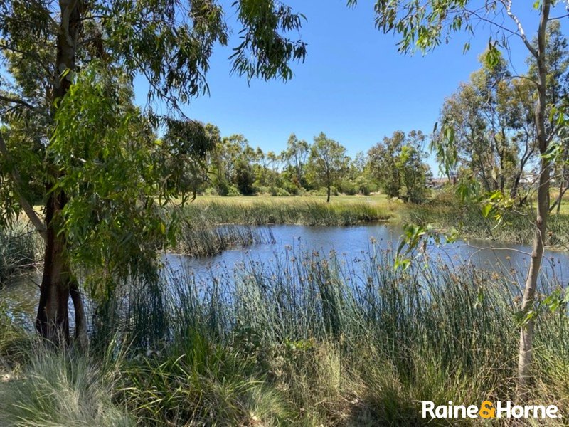 Photo - 14 Papillon Parade, Tarneit VIC 3029 - Image 4