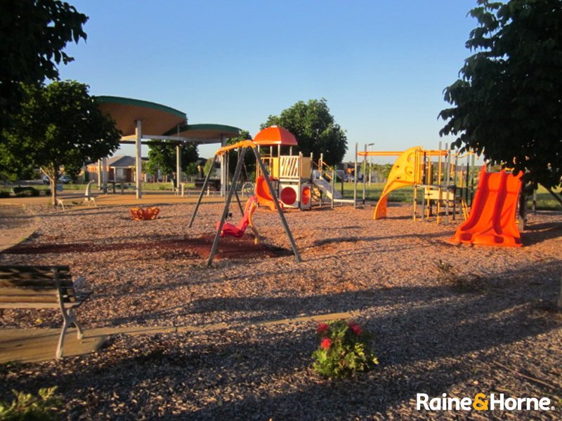 Photo - 14 Papillon Parade, Tarneit VIC 3029 - Image 7