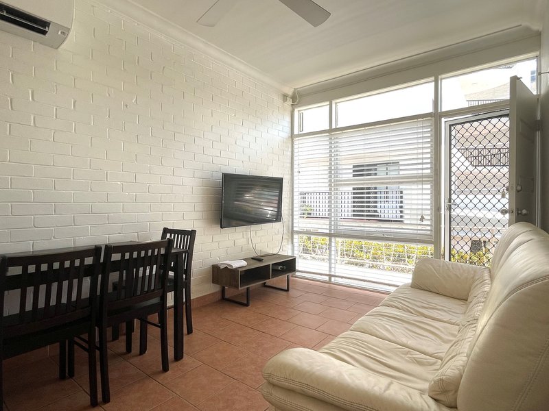 Photo - 14 Paradise Island, Surfers Paradise QLD 4217 - Image 2