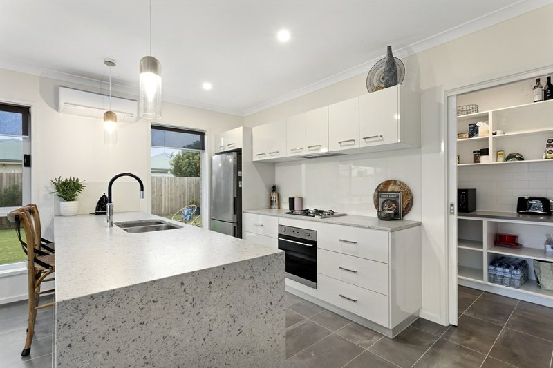 Photo - 14 Pardolote Crescent, St Leonards VIC 3223 - Image 4