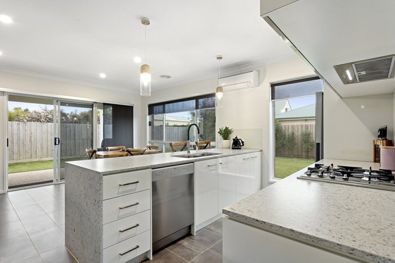 Photo - 14 Pardolote Crescent, St Leonards VIC 3223 - Image 5