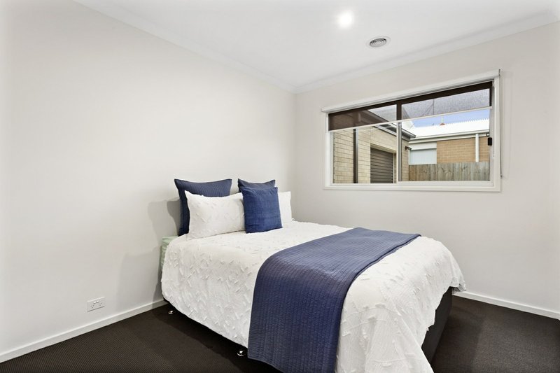 Photo - 14 Pardolote Crescent, St Leonards VIC 3223 - Image 11