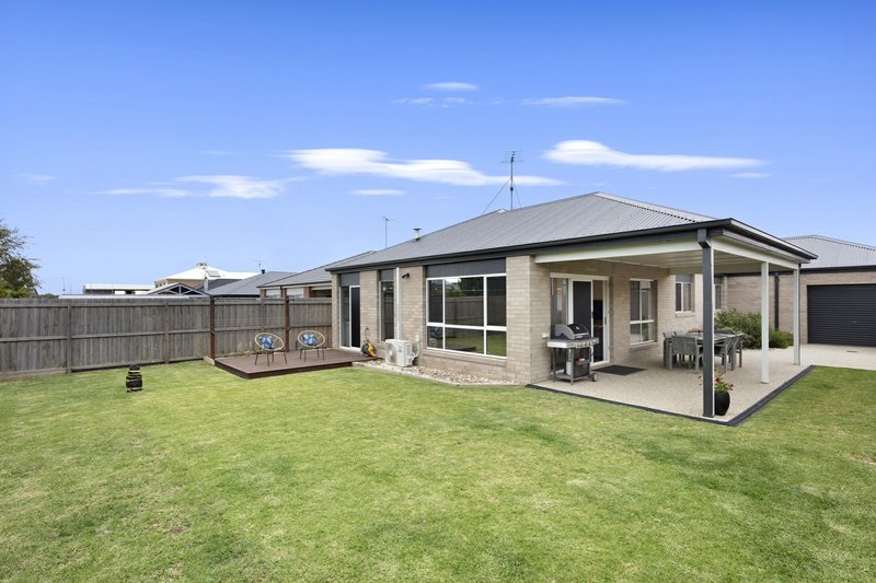 Photo - 14 Pardolote Crescent, St Leonards VIC 3223 - Image 13