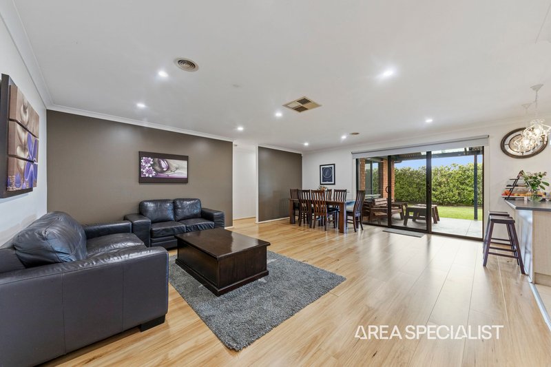 Photo - 14 Park Boulevard, Pakenham VIC 3810 - Image 3