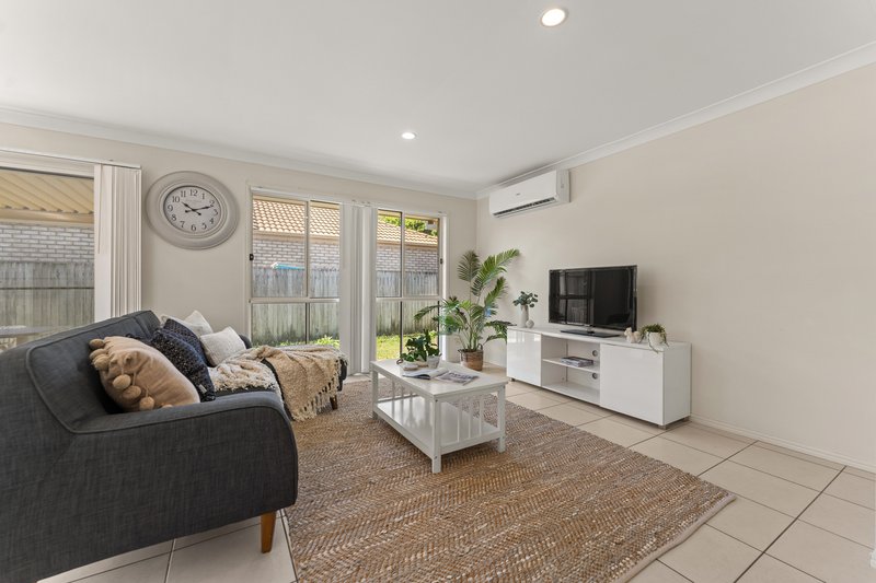 Photo - 14 Parkvista Lane, Eagleby QLD 4207 - Image 3