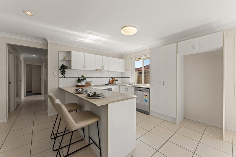 Photo - 14 Parkvista Lane, Eagleby QLD 4207 - Image 4