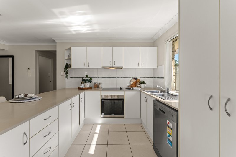 Photo - 14 Parkvista Lane, Eagleby QLD 4207 - Image 6