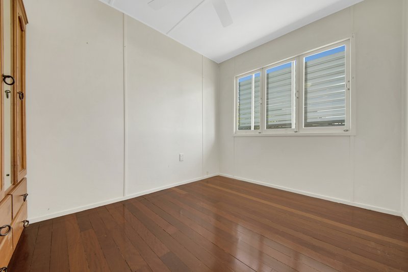 Photo - 14 Paterson Street, West Gladstone QLD 4680 - Image 10