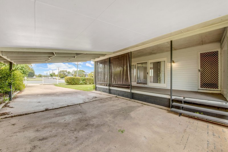 Photo - 14 Paterson Street, West Gladstone QLD 4680 - Image 15