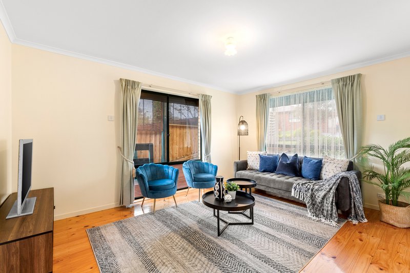 Photo - 1/4 Patmore Court, Mill Park VIC 3082 - Image 4