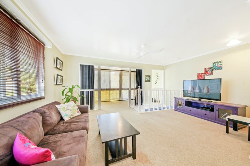 Photo - 14 Patricks Road, Arana Hills QLD 4054 - Image 2