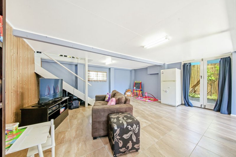 Photo - 14 Patricks Road, Arana Hills QLD 4054 - Image 3