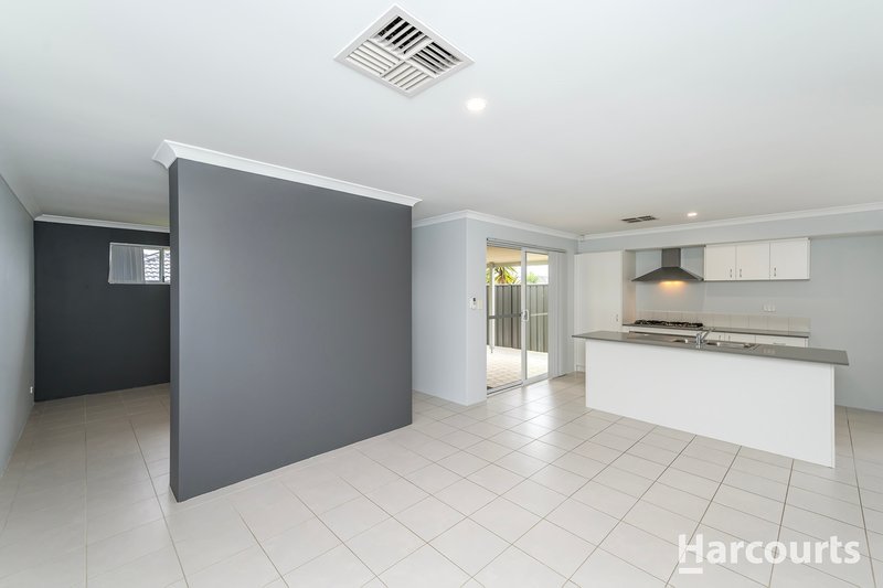 Photo - 14 Petal Street, Banksia Grove WA 6031 - Image 5