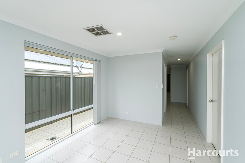 Photo - 14 Petal Street, Banksia Grove WA 6031 - Image 6