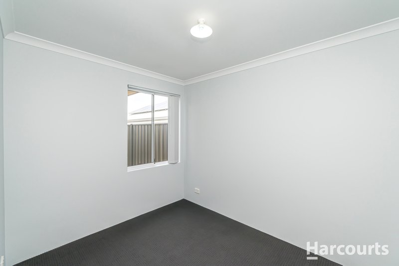 Photo - 14 Petal Street, Banksia Grove WA 6031 - Image 15