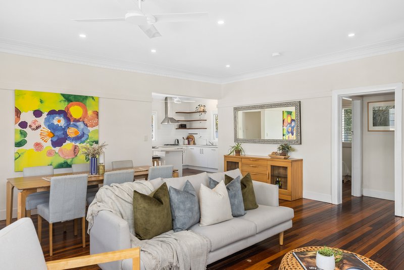 Photo - 14 Phalerum Avenue, Seven Hills QLD 4170 - Image 5