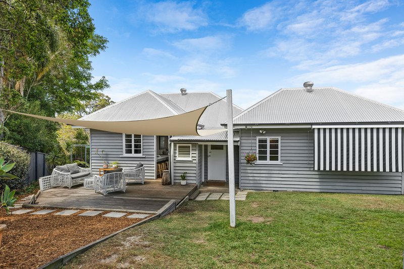 Photo - 14 Phalerum Avenue, Seven Hills QLD 4170 - Image 8